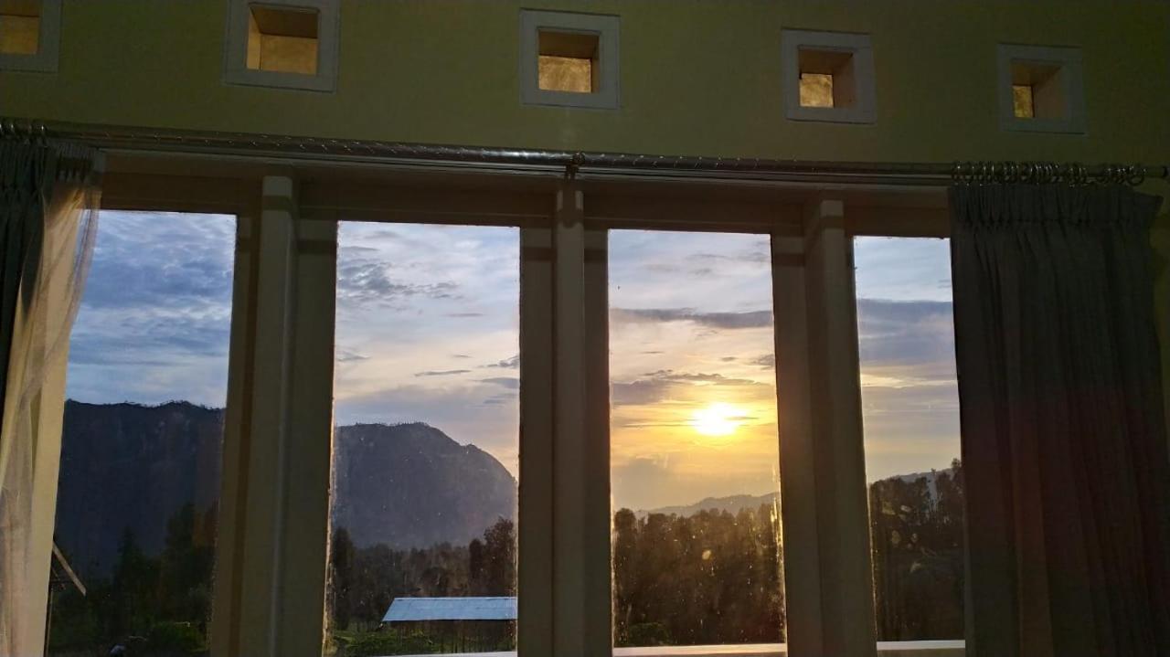 Bromo Otix Guest House Exterior photo
